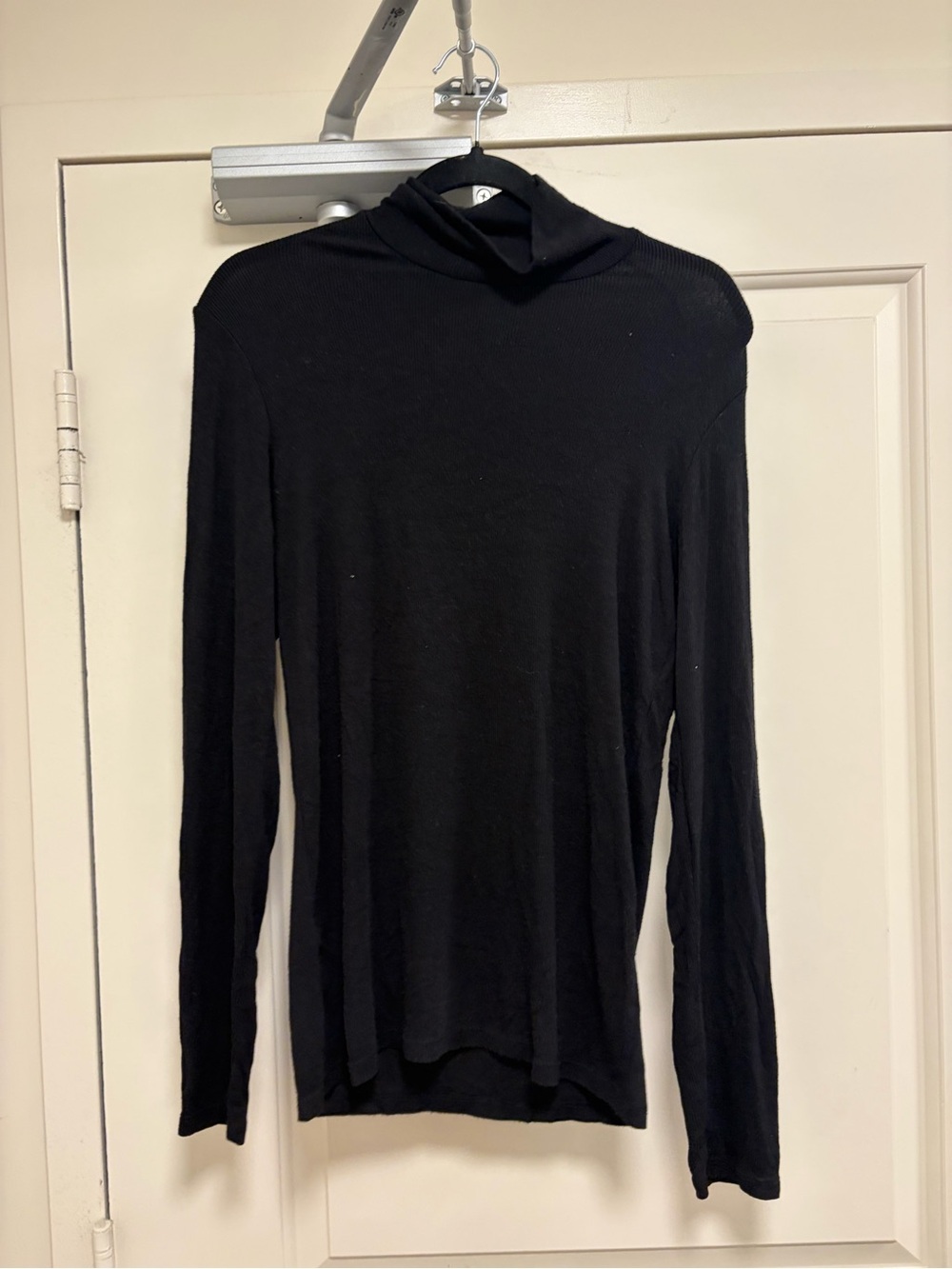 Wilfred Black Long Sleeve Lightweight Turtleneck Tee